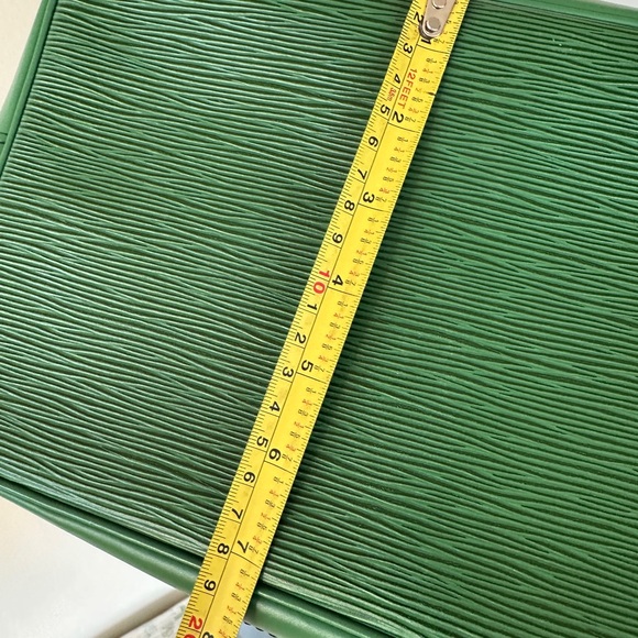 Louis Vuitton authentic EPI leather bag - Picture 11 of 12